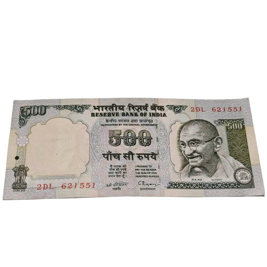 Rs 500 old Issue C rangrajan sign serial no 621551 silver thread note